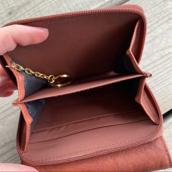 Buxton Cowhide Leather Wallet - Picture 7 of 7